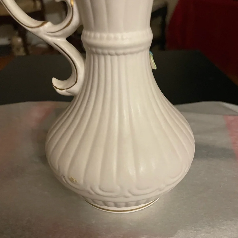 Lovely Victorian Capodimonte Style pitcher/vase - Picture 6 of 9